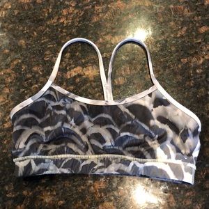 Lululemon sports bra size small